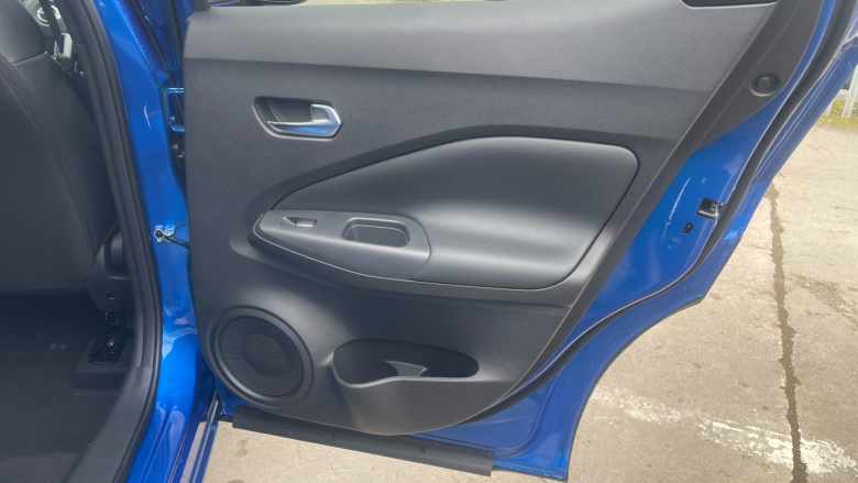 Nissan Juke 1.0 DiG-T N-Connecta 5dr Petrol Hatchback